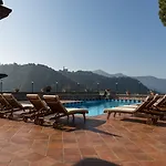 Resort San Pellegrino Terme Couette-café